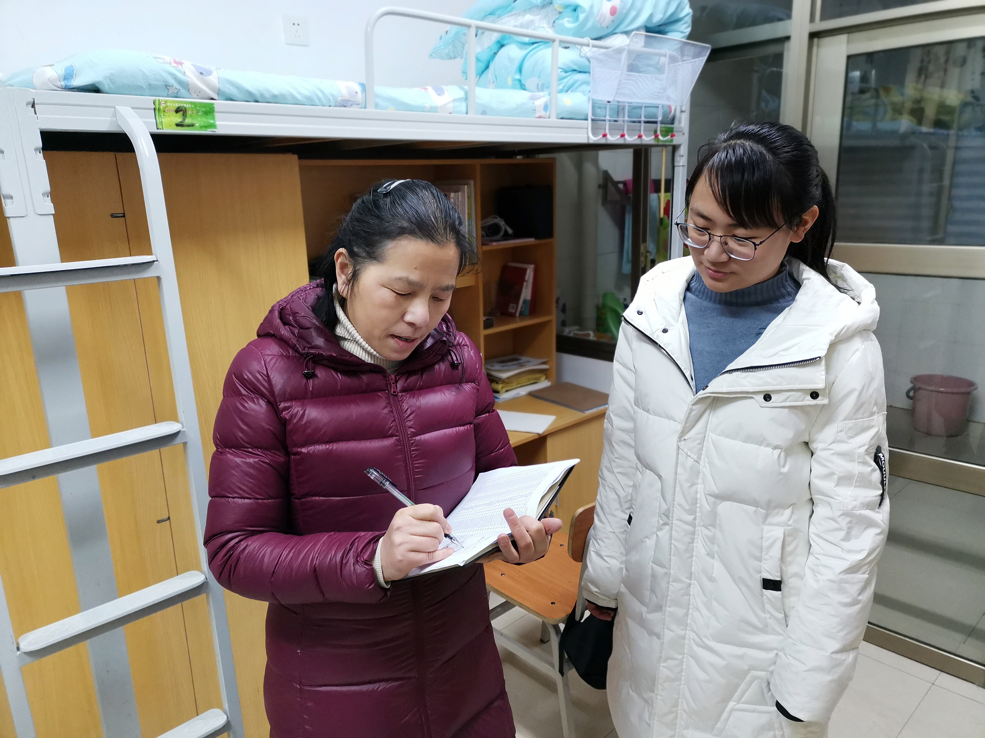 管理学院班主任开学前走访学生寝室-湖南城市学院管理学院